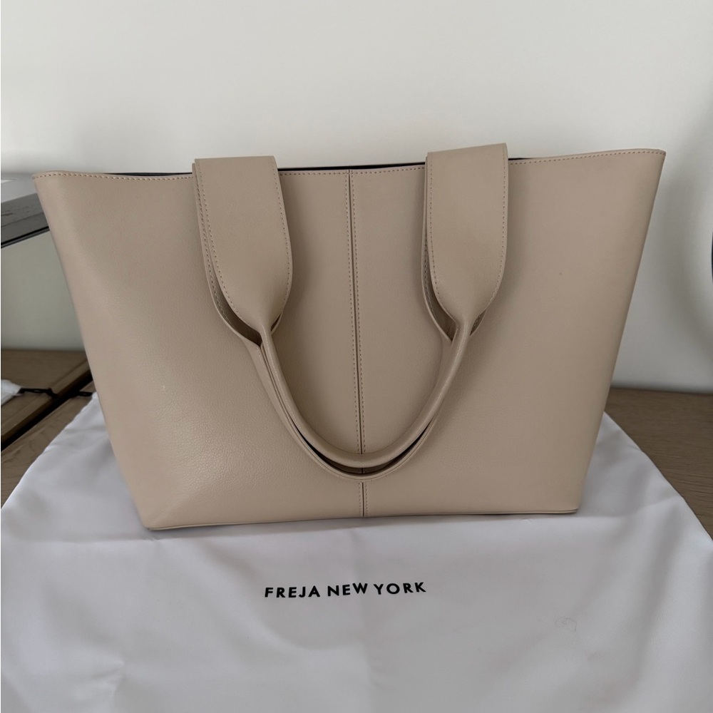 Freja New York Lafayette Tote in Oat